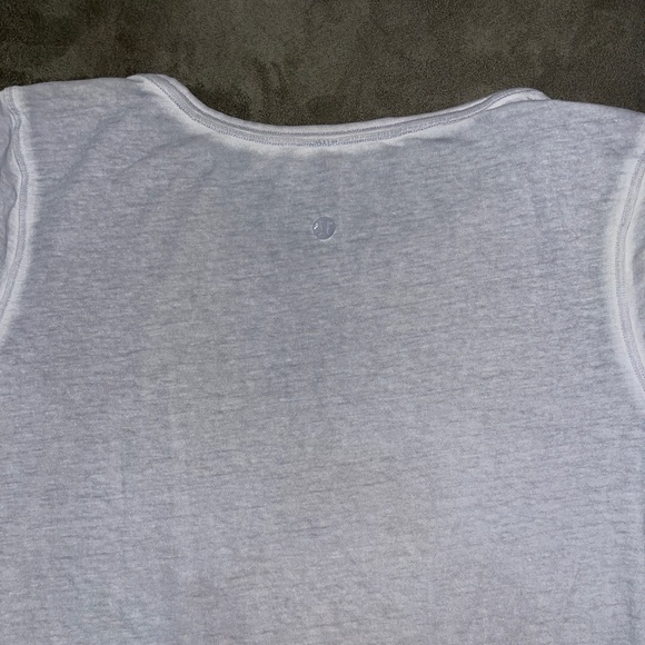 Gray lululemon tshirt - Picture 3 of 3